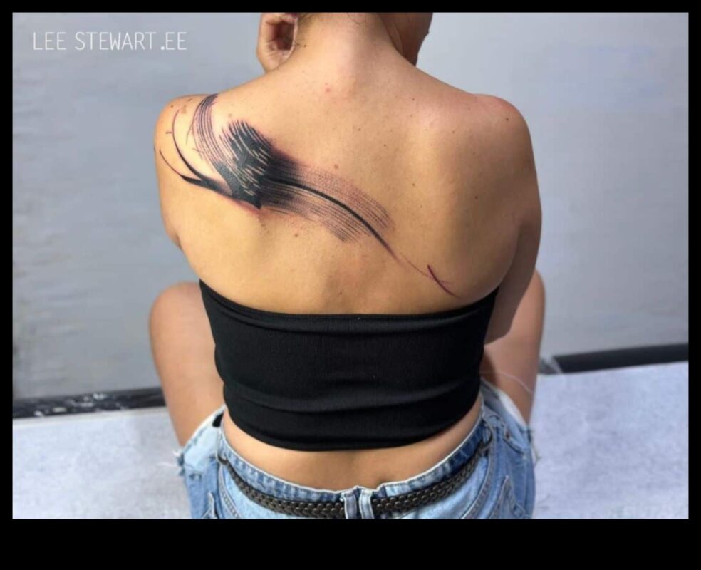 ضربات فرشاة جريئة: براعة بارعة في سجلات الوشم الخلفي