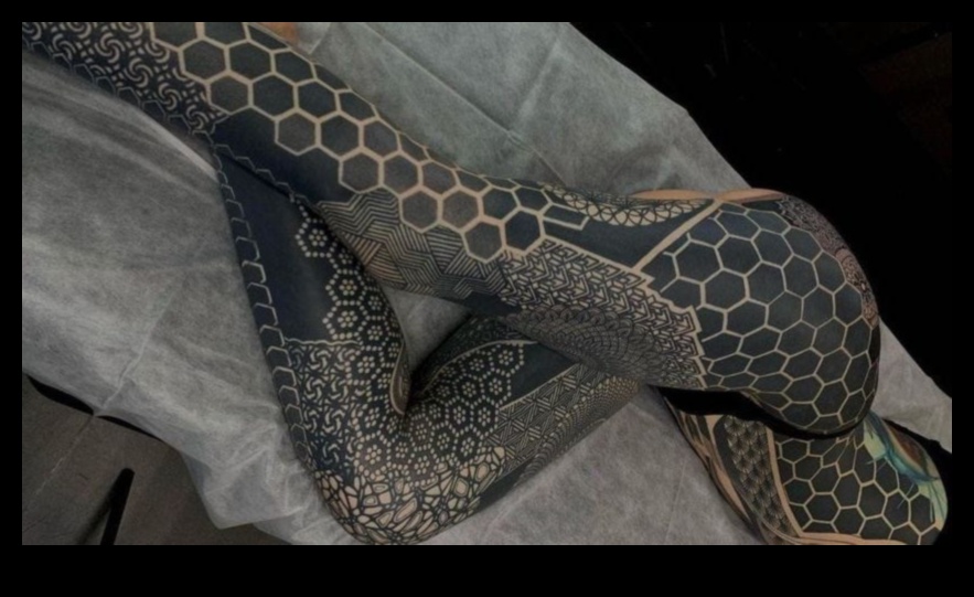 نسيج الوشم: نسج القصص من خلال التصميم