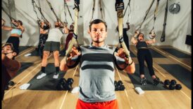 القوة في الصفاء: تدريب الأثقال وتأثيراته المهدئة على العقل