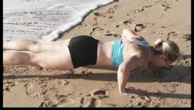 نسيم الشاطئ: تمارين ساحلية في الهواء الطلق للياقة البدنية