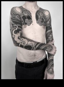 كيمياء الحبر: رفع الأسلوب من خلال إتقان الوشم الياباني