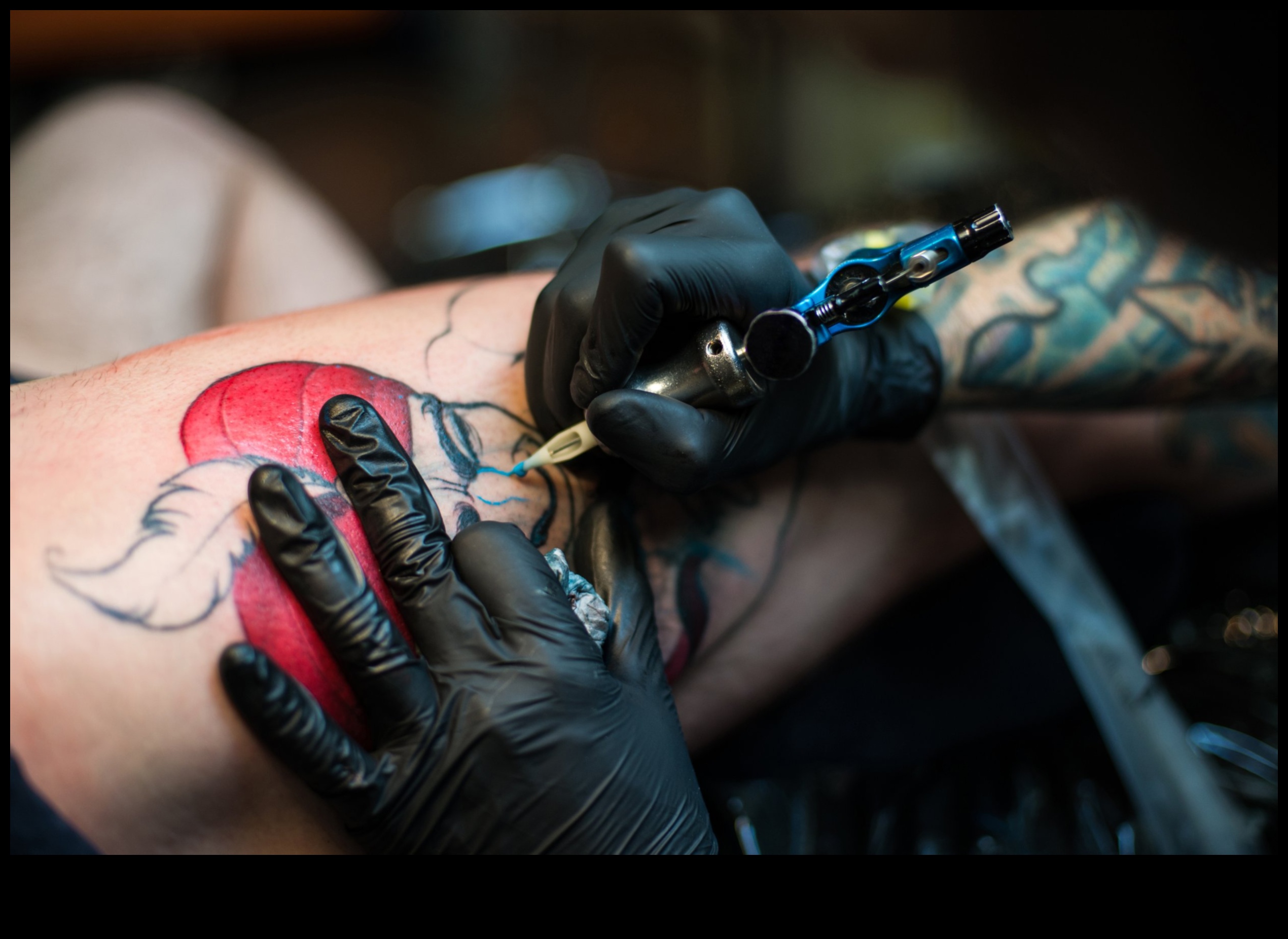 الحبر الأيقوني: صياغة القصص بفن الجسم الرمزي