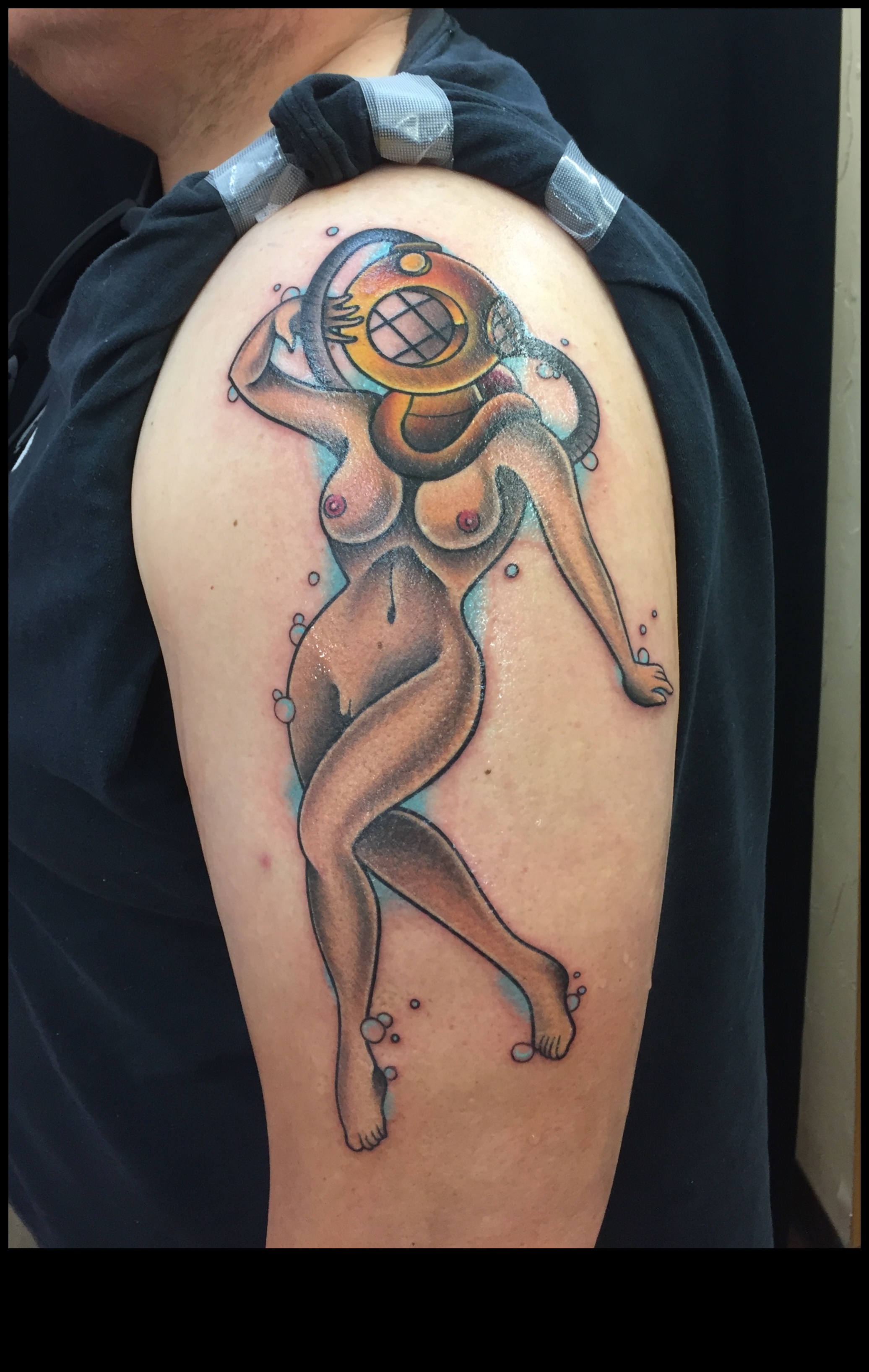 أساطير على الجلد: قصص الوشم التقليدية المصنوعة بالحبر