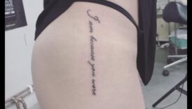 انطباعات الحبر: ارتقِ بالأناقة مع وشم الساق الجريء