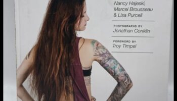 سجلات القماش: قصص تم الكشف عنها من خلال الوشم الملحمي